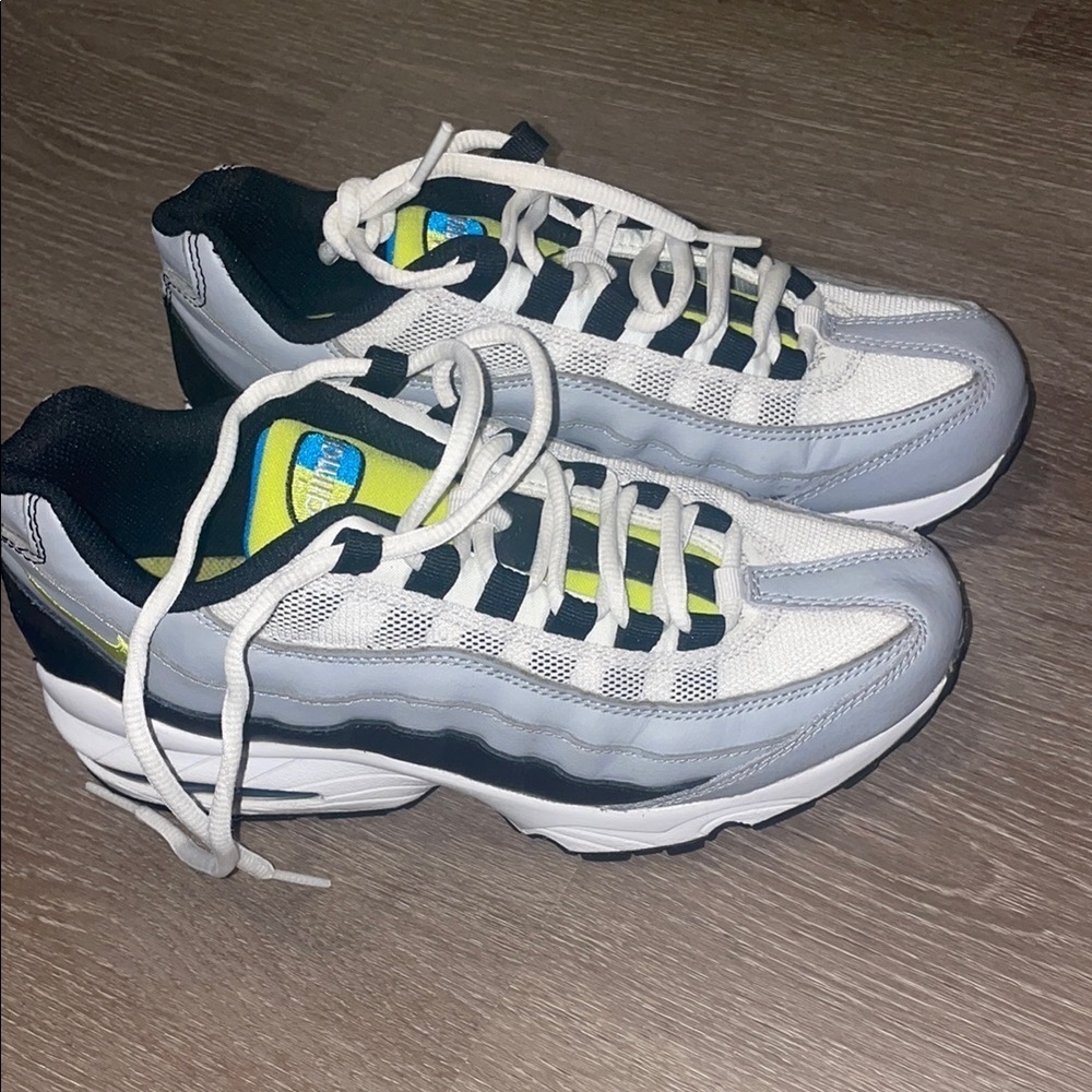 White and Gray Nike AirMax Sneakers - Picture 2 of 7
